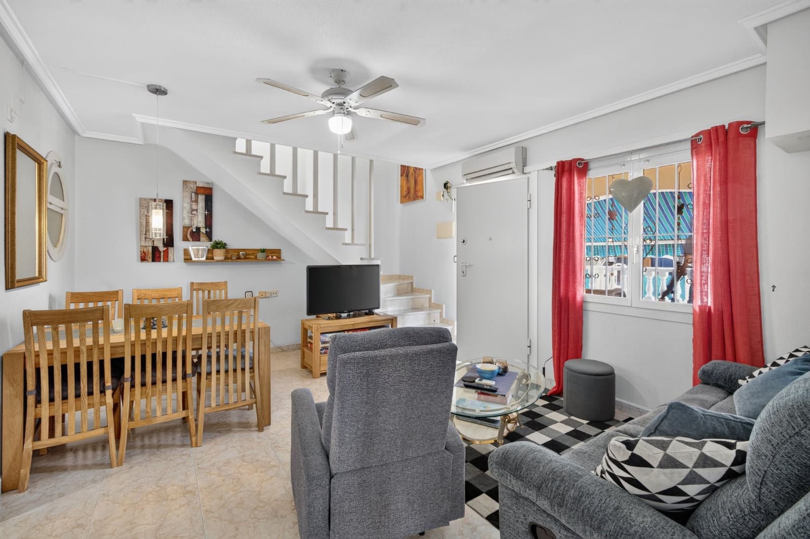 3 bedroom Villa for sale in Playa Flamenca with pool garage - € 249,000 (Ref: 10026271)