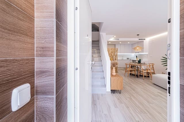 2 quarto Casa em Banda para venda em La Manga del Mar Menor com piscina garagem - 350 000 € (Ref: 10033189)