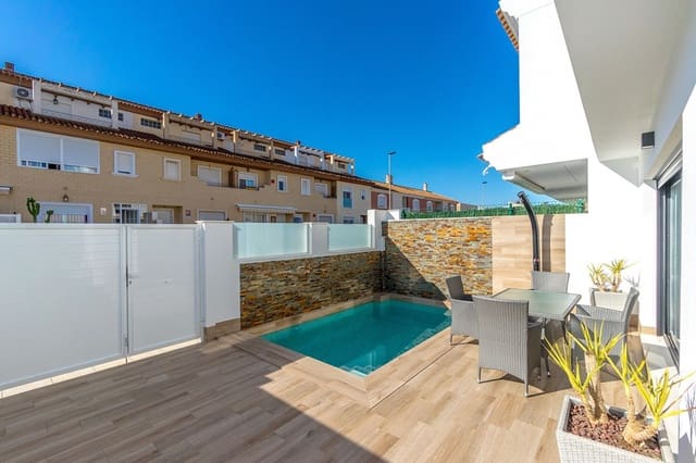 3 soverom Villa til salgs i San Pedro del Pinatar ciudad, San Pedro del Pinatar med svømmebasseng garasje - € 380 000 (Ref: 10039420)
