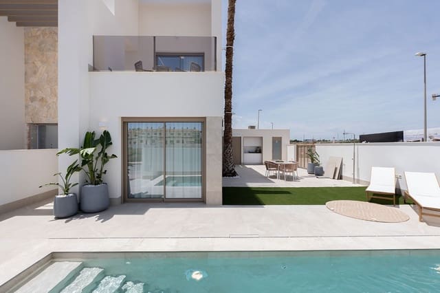Chalet de 3 habitaciones en Las Lomas de Rame - Bahía Bella, Los Alcázares en venta con piscina garaje - 645.000 € (Ref: 10048305)