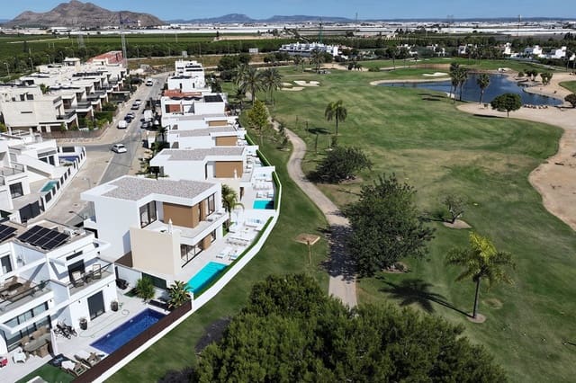 3 makuuhuone Huvila myytävänä paikassa Roda Golf, San Javier mukana uima-altaan 
autotalli - 799 000 € (Ref: 10048316)