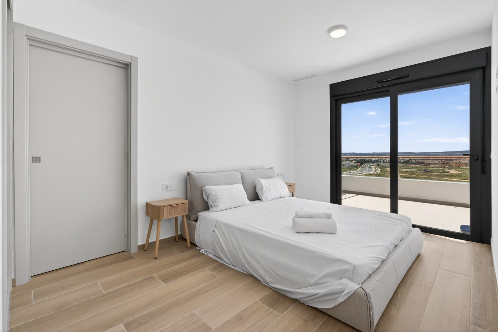 3 bedroom Penthouse for sale in Torrevieja with pool garage - € 515,000 (Ref: 10054328)