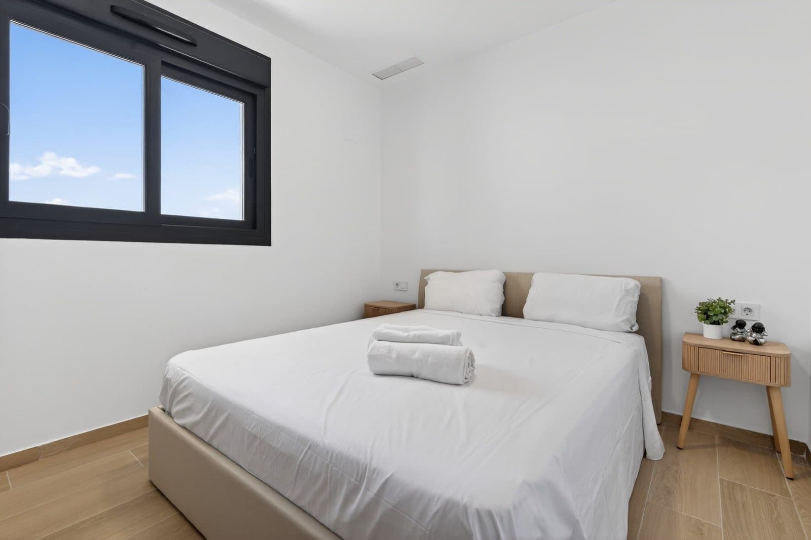 3 bedroom Penthouse for sale in Torrevieja with pool garage - € 515,000 (Ref: 10054328)