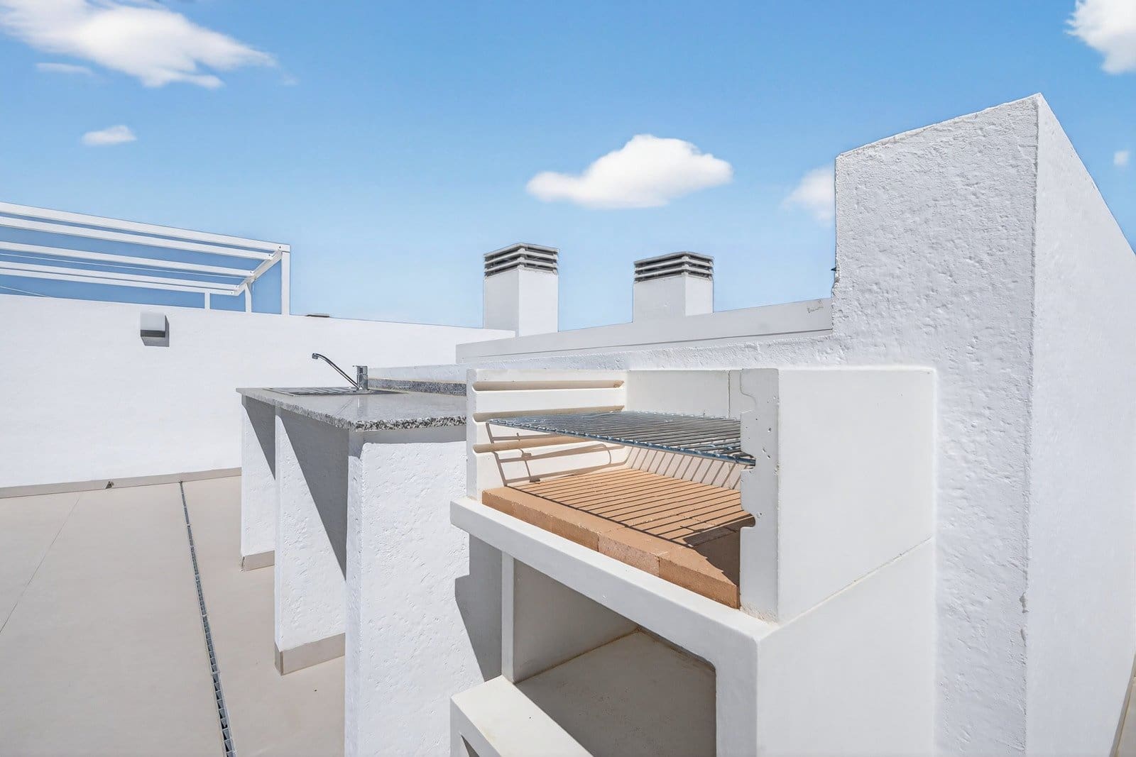 3 bedroom Penthouse for sale in Torrevieja with pool garage - € 515,000 (Ref: 10054328)