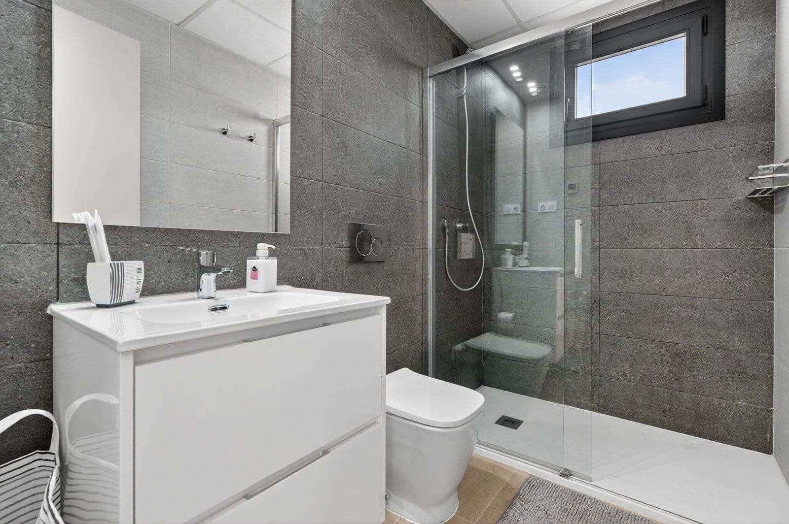 3 bedroom Penthouse for sale in Torrevieja with pool garage - € 515,000 (Ref: 10054328)