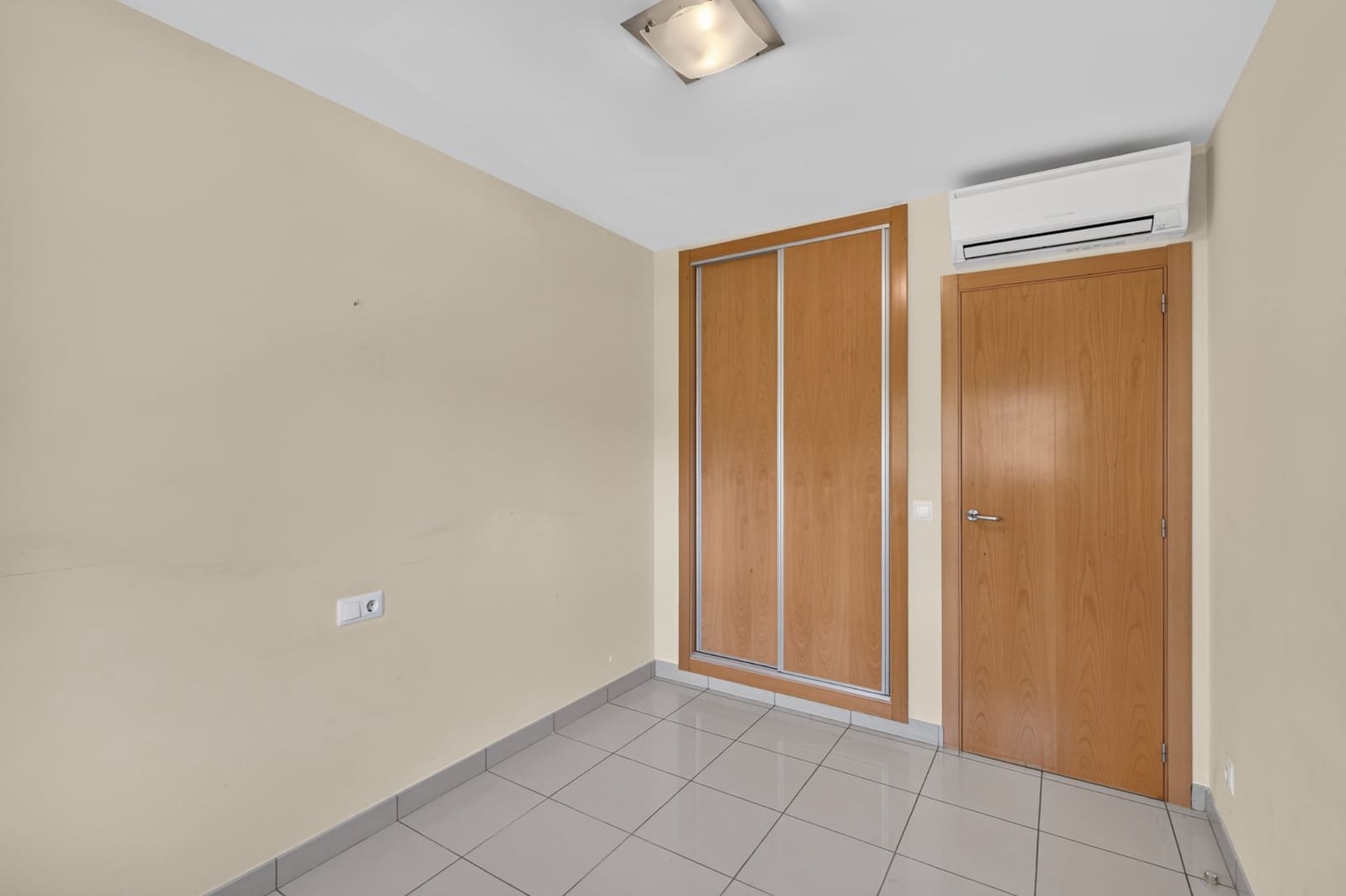 3 makuuhuone Asunto myytävänä paikassa Playa de San Juan mukana uima-altaan 
autotalli - 420 000 € (Ref: 10070174)