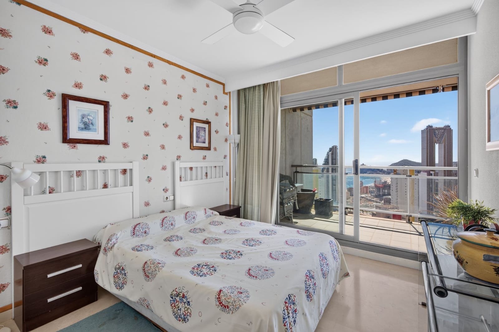 3 quarto Apartamento para venda em Benidorm com piscina garagem - 719 000 € (Ref: 10082223)
