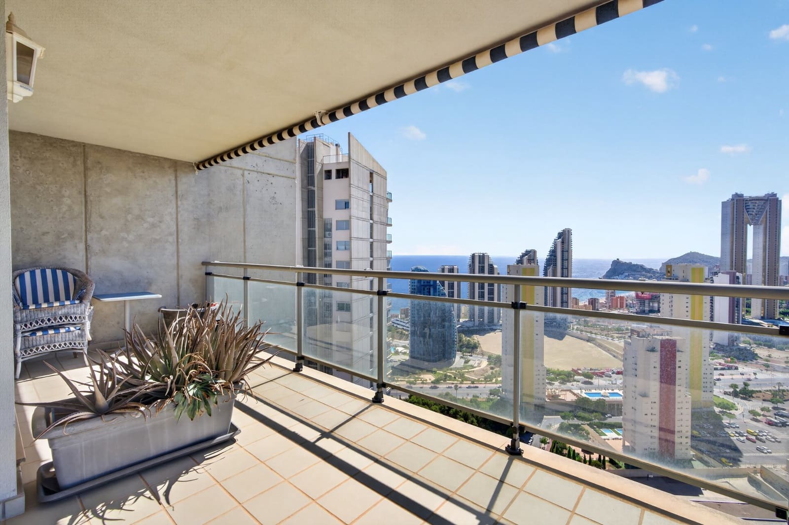 3 quarto Apartamento para venda em Benidorm com piscina garagem - 719 000 € (Ref: 10082223)