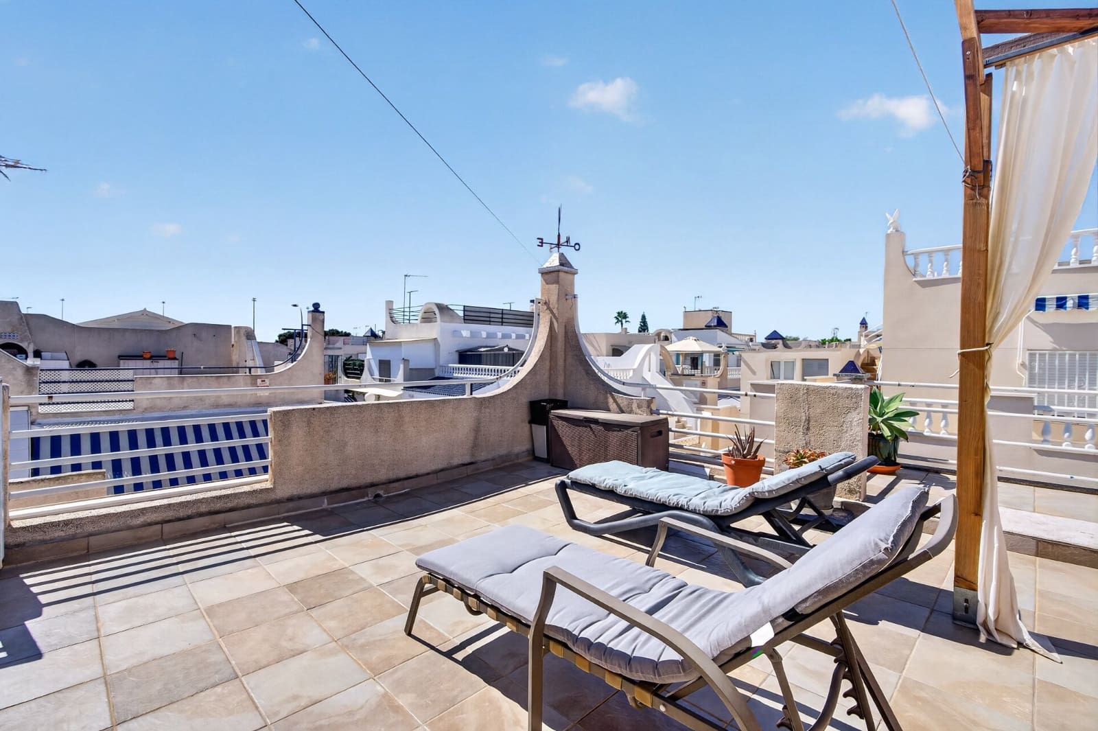 2 quarto Bungalow para venda em Torrevieja com piscina - 195 000 € (Ref: 10088411)