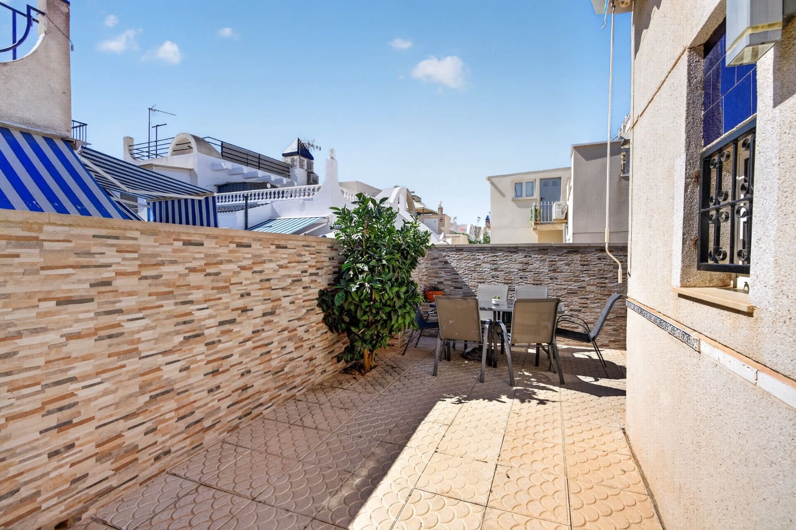 2 quarto Bungalow para venda em Torrevieja com piscina - 195 000 € (Ref: 10088411)