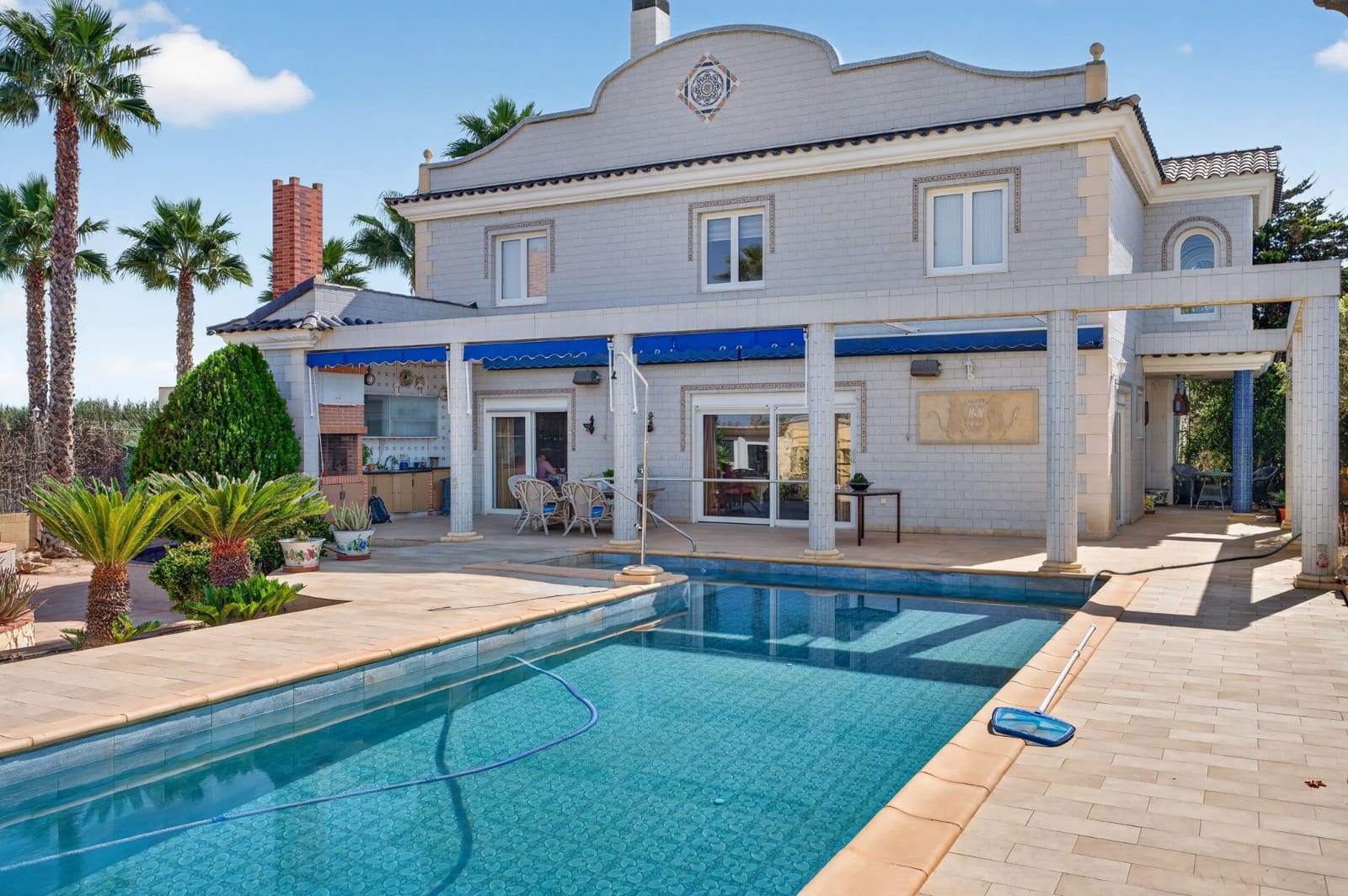 6 bedroom Villa for sale in San Fulgencio with pool garage - € 849,900 (Ref: 10116035)