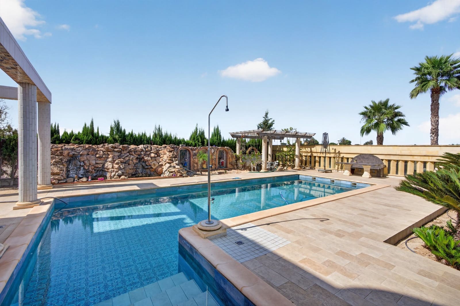 6 bedroom Villa for sale in San Fulgencio with pool garage - € 849,900 (Ref: 10116035)
