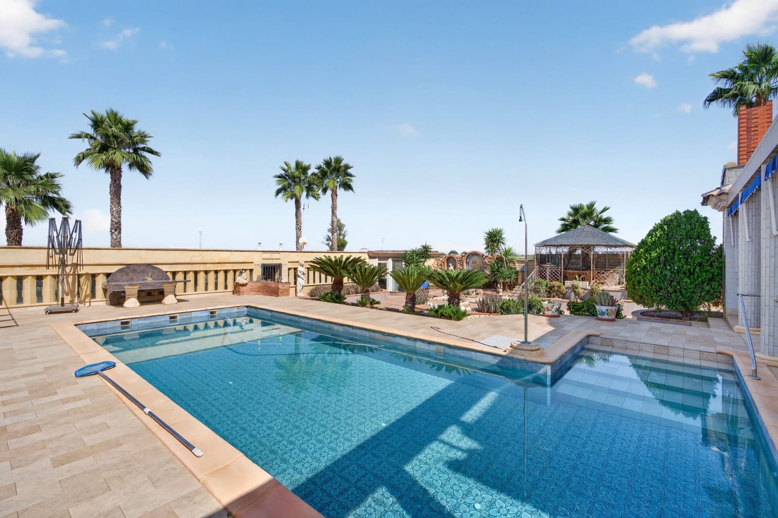 6 bedroom Villa for sale in San Fulgencio with pool garage - € 849,900 (Ref: 10116035)