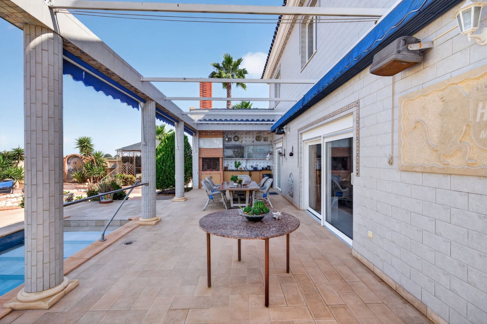 6 bedroom Villa for sale in San Fulgencio with pool garage - € 849,900 (Ref: 10116035)