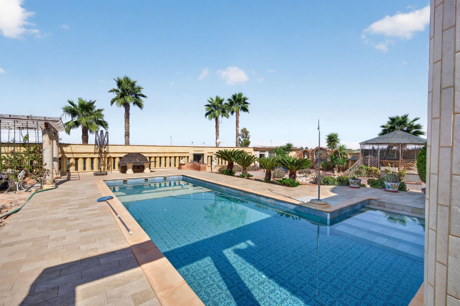 6 bedroom Villa for sale in San Fulgencio with pool garage - € 849,900 (Ref: 10116035)