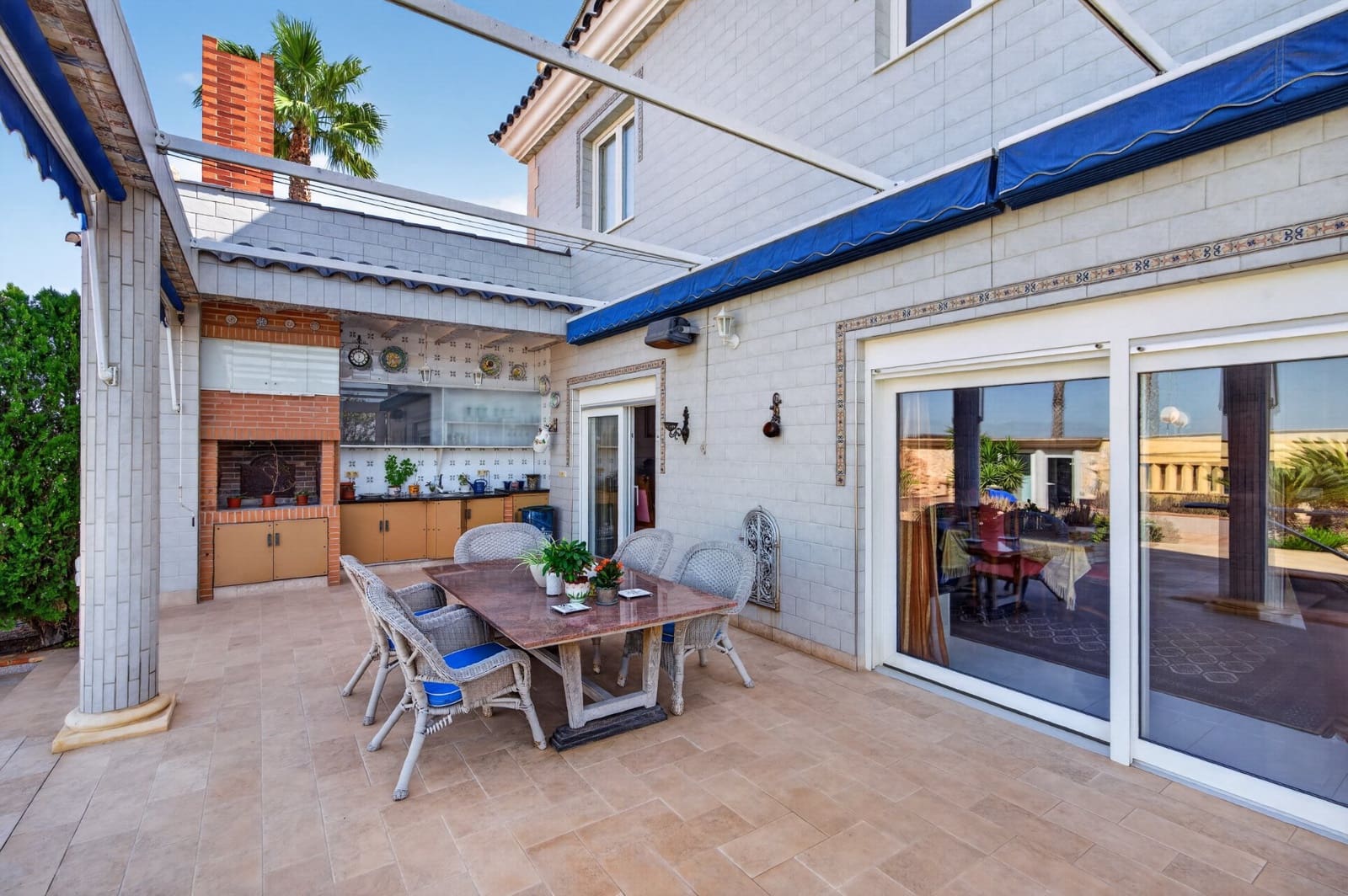 6 bedroom Villa for sale in San Fulgencio with pool garage - € 849,900 (Ref: 10116035)