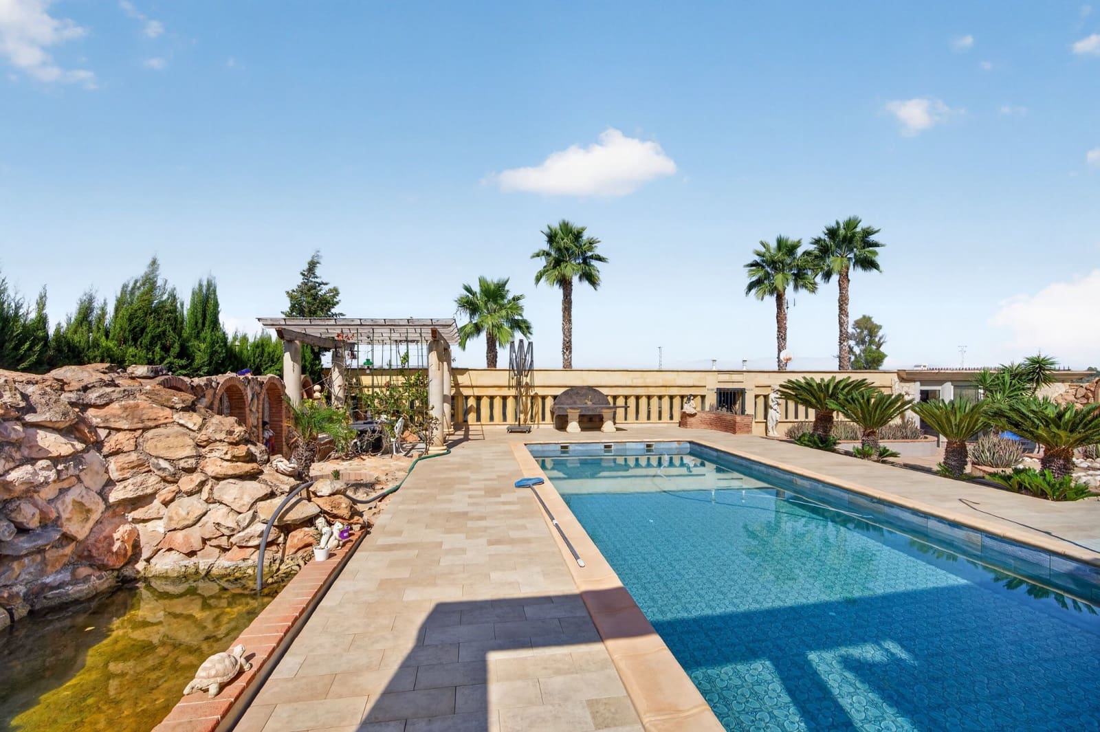 6 bedroom Villa for sale in San Fulgencio with pool garage - € 849,900 (Ref: 10116035)