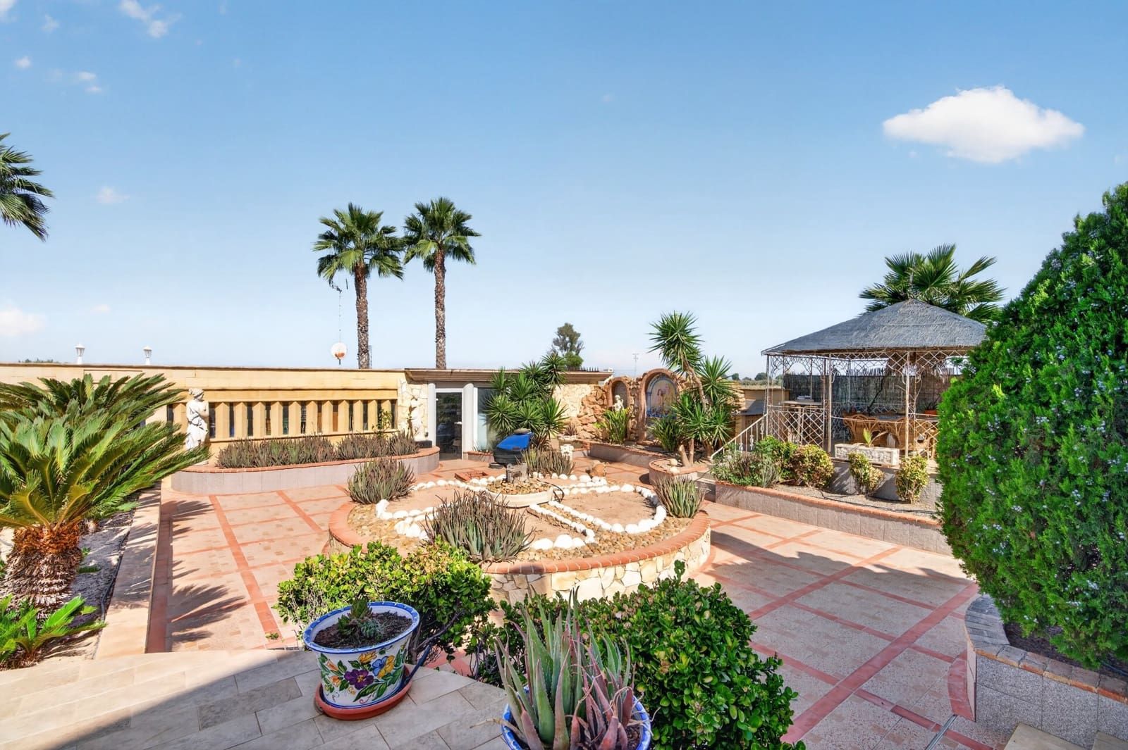 6 bedroom Villa for sale in San Fulgencio with pool garage - € 849,900 (Ref: 10116035)