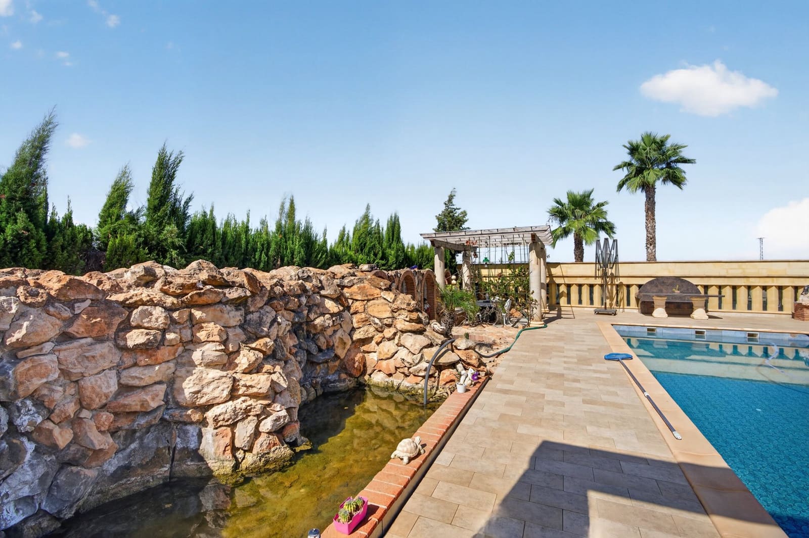6 bedroom Villa for sale in San Fulgencio with pool garage - € 849,900 (Ref: 10116035)
