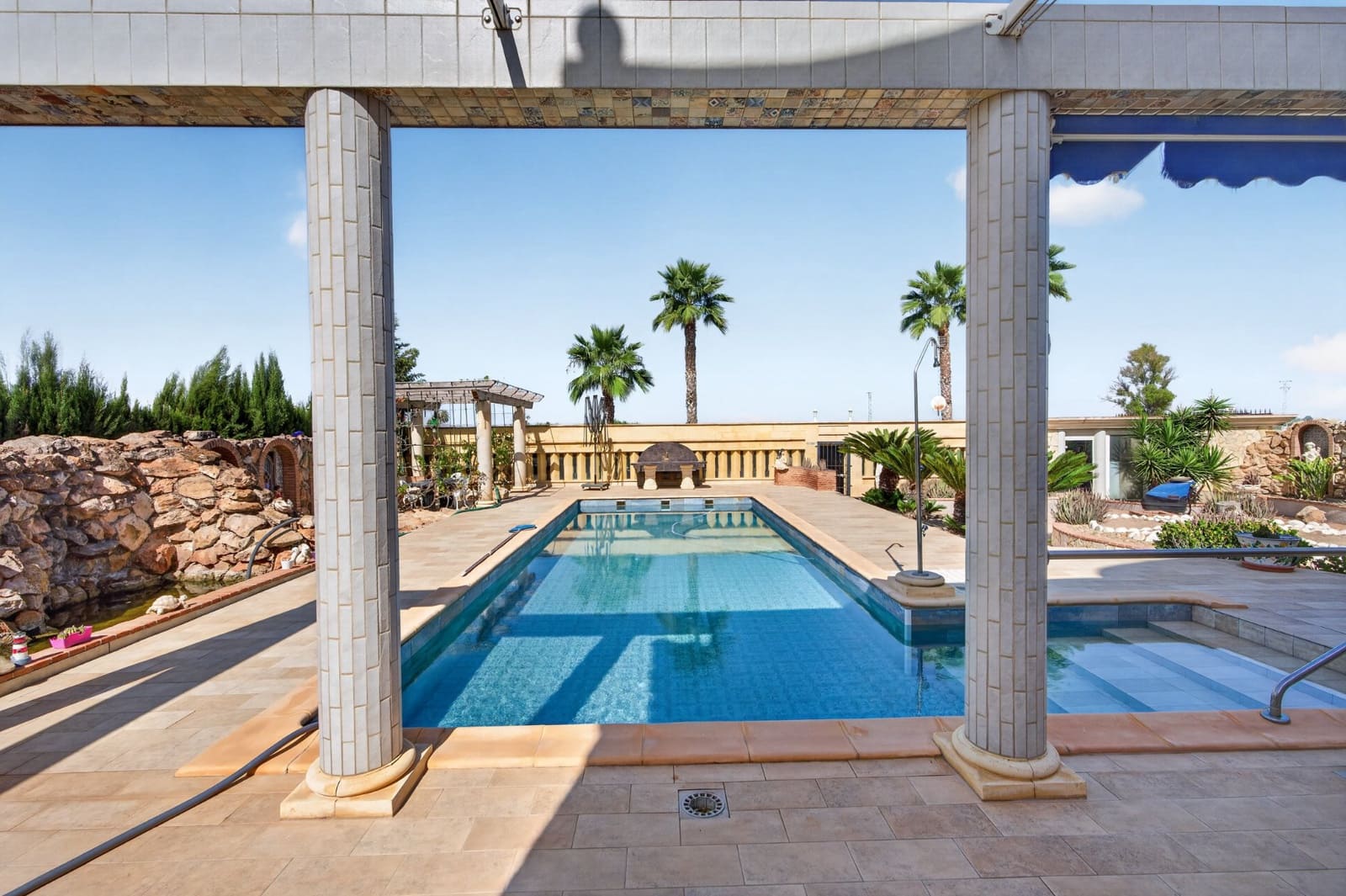 6 bedroom Villa for sale in San Fulgencio with pool garage - € 849,900 (Ref: 10116035)