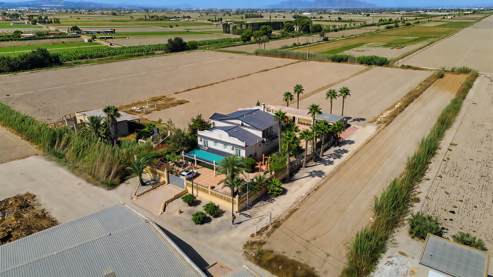6 bedroom Villa for sale in San Fulgencio with pool garage - € 849,900 (Ref: 10116035)