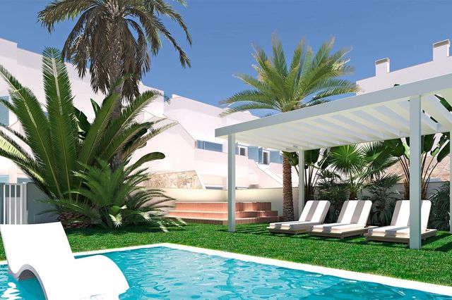 2 slaapkamer Villa te koop in Torre de la Horadada, Pilar de la Horadada met zwembad garage - € 375.000 (Ref: 10118141)