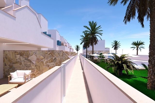 2 slaapkamer Villa te koop in Torre de la Horadada, Pilar de la Horadada met zwembad garage - € 375.000 (Ref: 10118141)