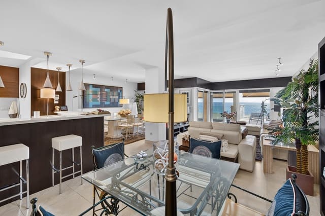2 soveværelse Byhus til salg i El Campello med swimmingpool garage - € 1.349.000 (Ref: 10155572)