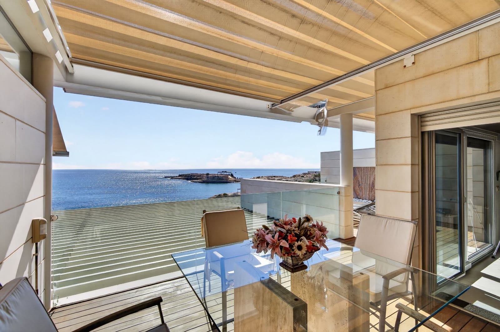 2 bedroom Townhouse for sale in El Campello with pool garage - € 1,349,000 (Ref: 10155572)