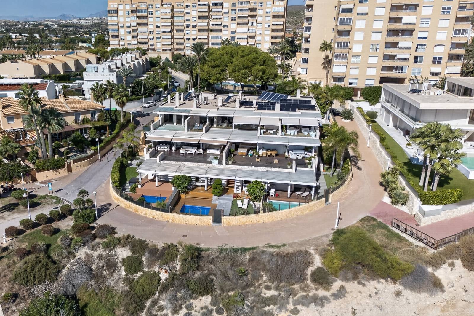 2 bedroom Townhouse for sale in El Campello with pool garage - € 1,349,000 (Ref: 10155572)