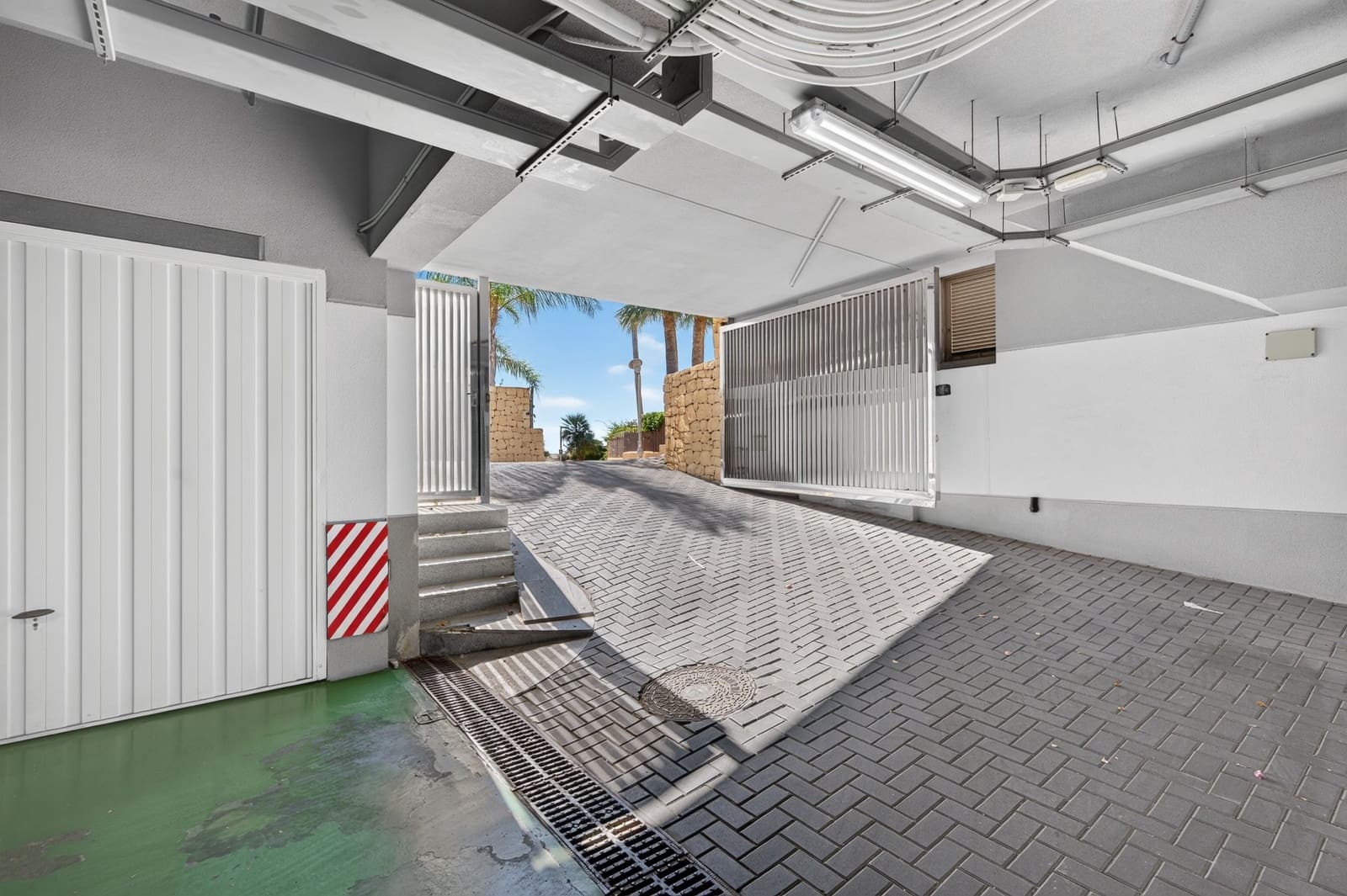 2 bedroom Townhouse for sale in El Campello with pool garage - € 1,349,000 (Ref: 10155572)