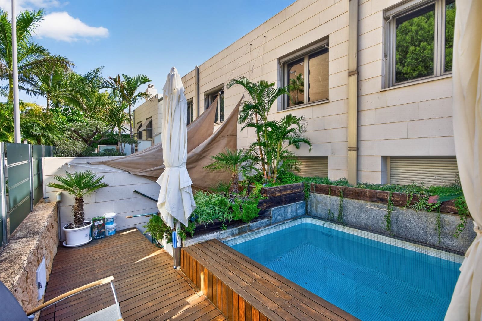 2 bedroom Townhouse for sale in El Campello with pool garage - € 1,349,000 (Ref: 10155572)