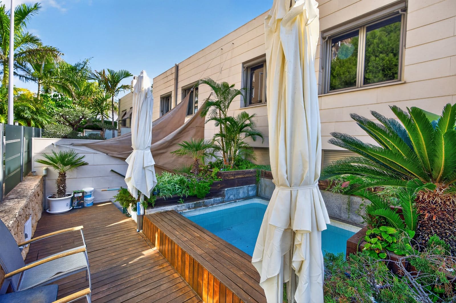 2 bedroom Townhouse for sale in El Campello with pool garage - € 1,349,000 (Ref: 10155572)