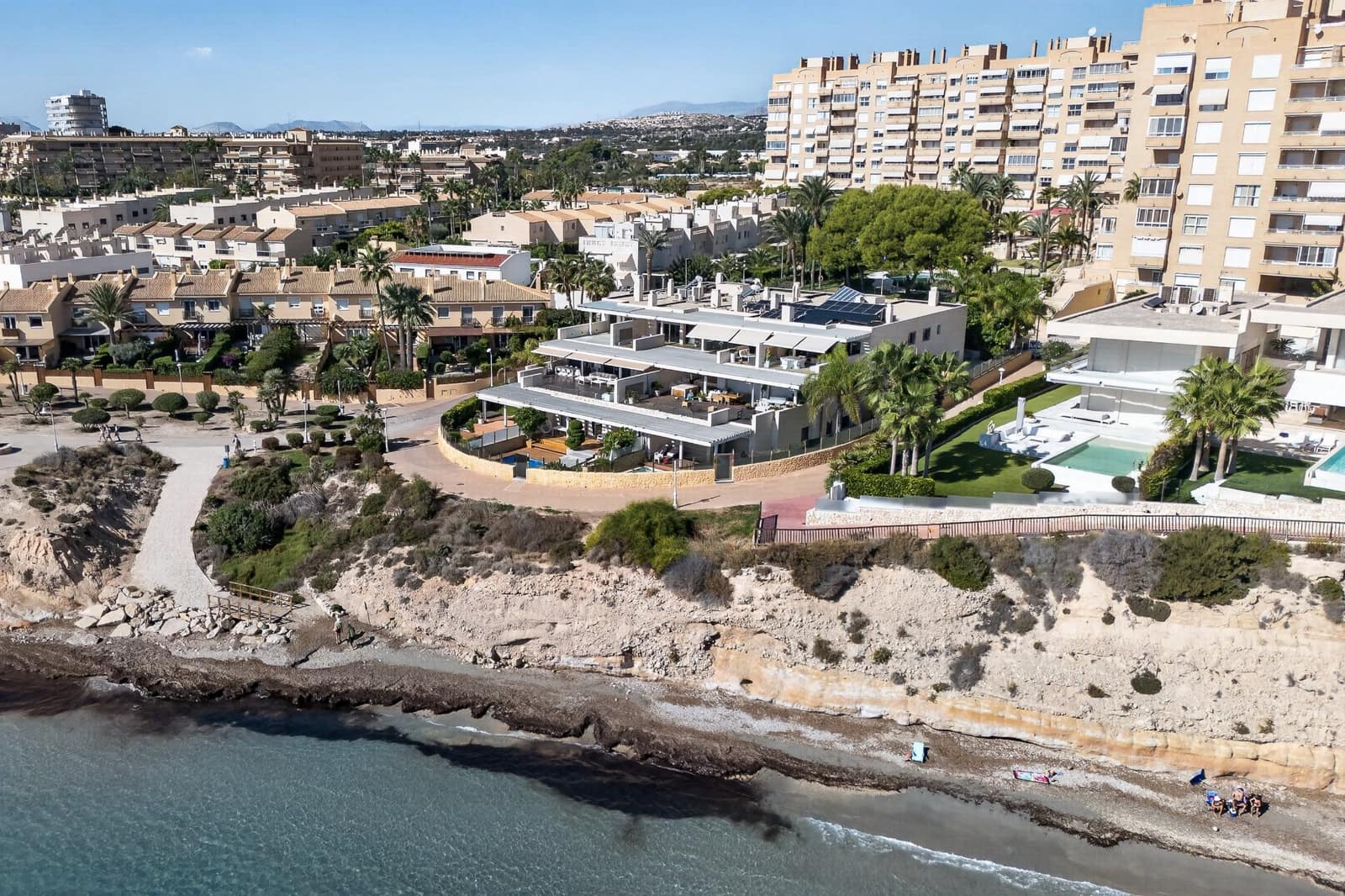 2 bedroom Townhouse for sale in El Campello with pool garage - € 1,349,000 (Ref: 10155572)