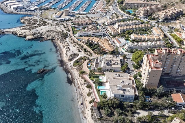 2 soveværelse Byhus til salg i El Campello med swimmingpool garage - € 1.349.000 (Ref: 10155572)