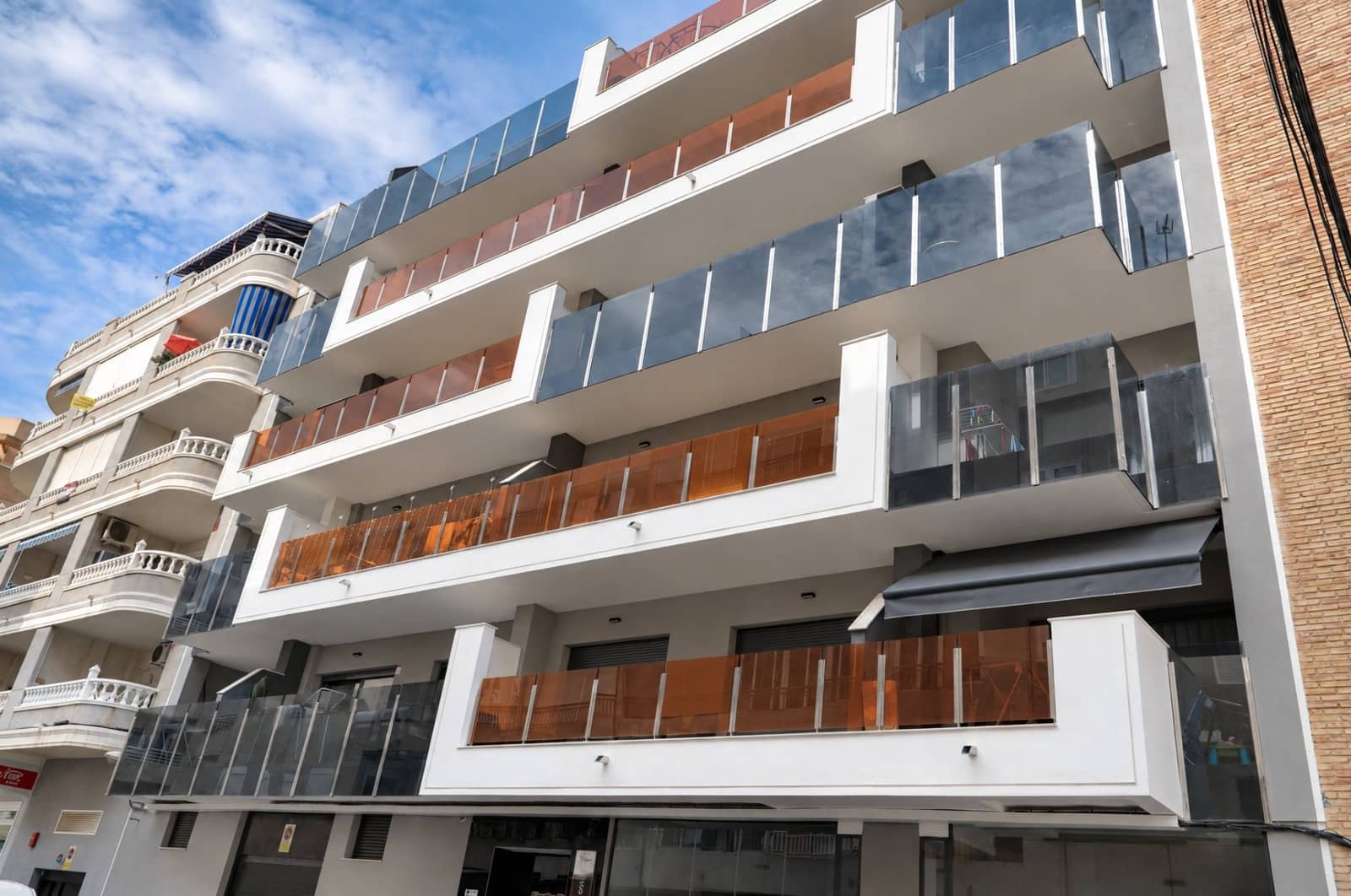 2 bedroom Flat for sale in Torrevieja with pool garage - € 326,900 (Ref: 10172126)