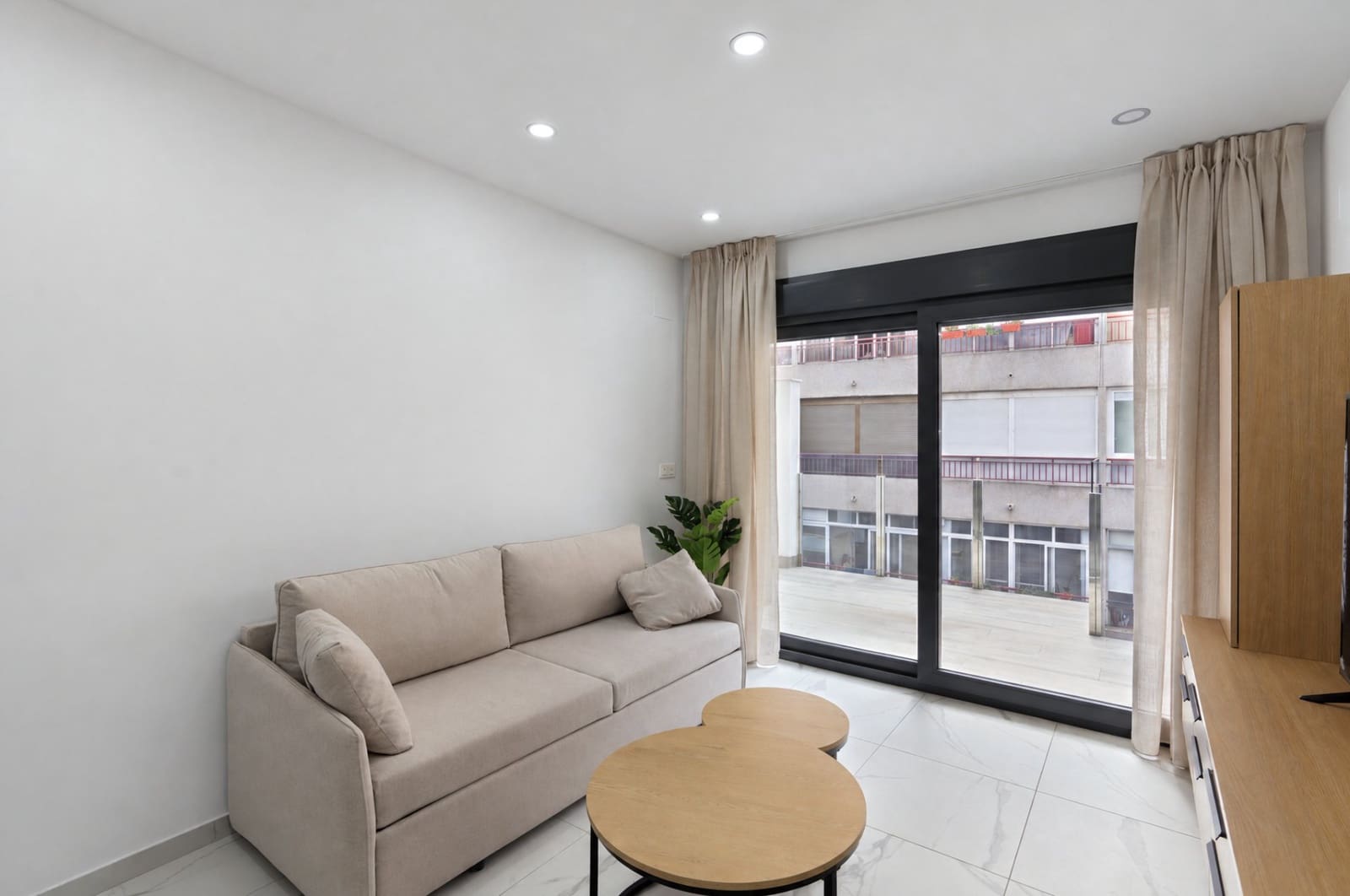 2 bedroom Flat for sale in Torrevieja with pool garage - € 326,900 (Ref: 10172126)