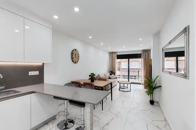 2 soveværelse Lejlighed til salg i Centro, Torrevieja med swimmingpool garage - € 316.900 (Ref: 10172126)