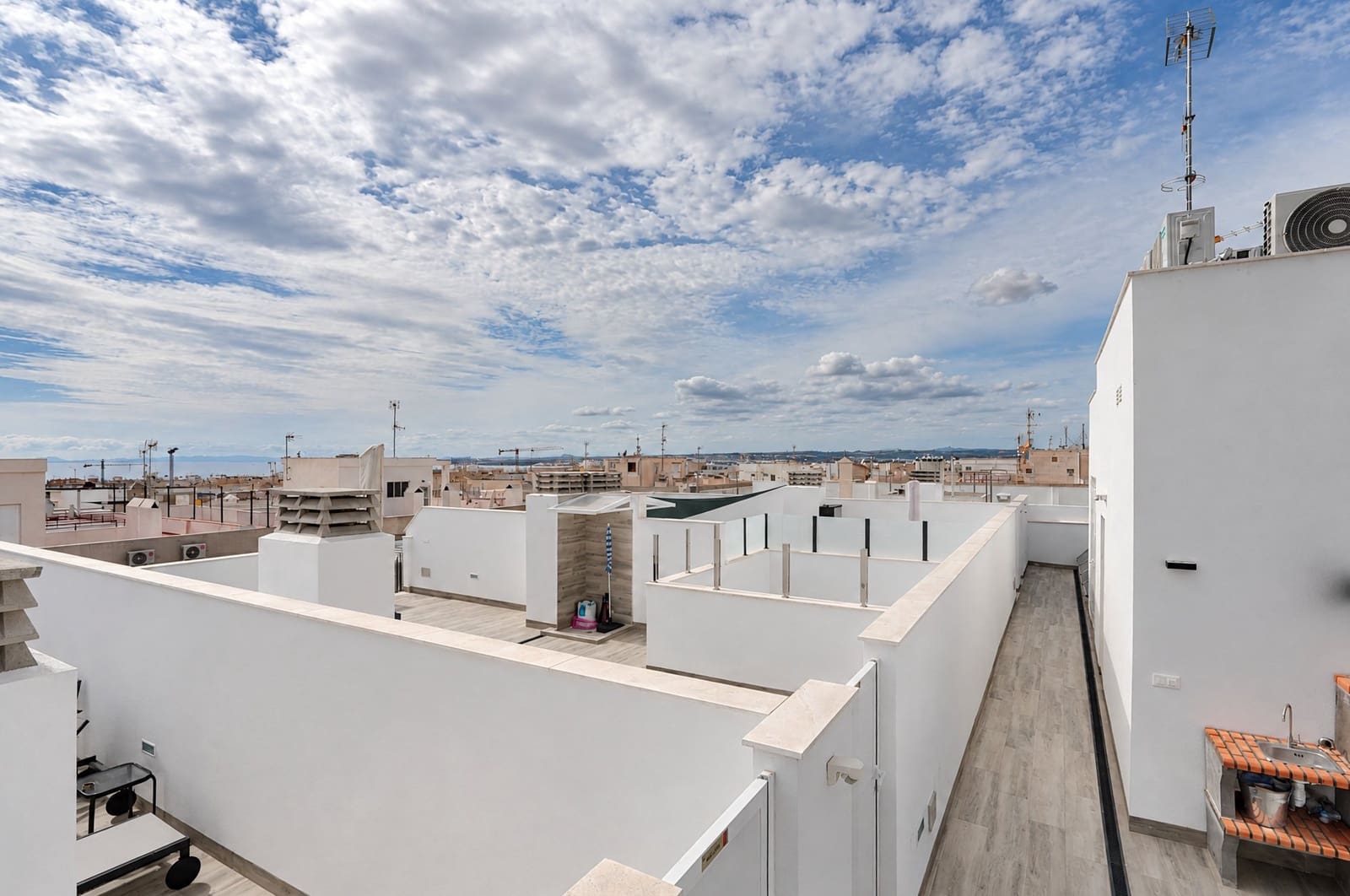 2 bedroom Flat for sale in Torrevieja with pool garage - € 326,900 (Ref: 10172126)