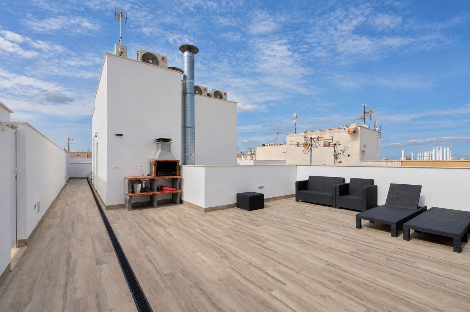 2 bedroom Flat for sale in Torrevieja with pool garage - € 326,900 (Ref: 10172126)