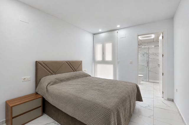 2 soveværelse Lejlighed til salg i Centro, Torrevieja med swimmingpool garage - € 316.900 (Ref: 10172126)