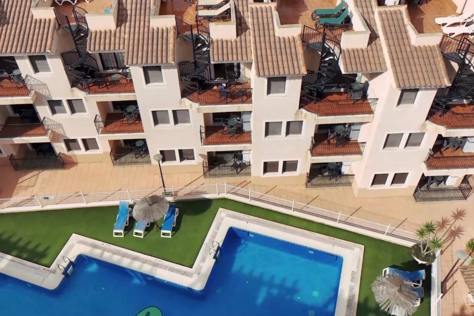 Ático de 2 habitaciones en Aguilas en venta con piscina garaje - 132.000 € (Ref: 10186093)