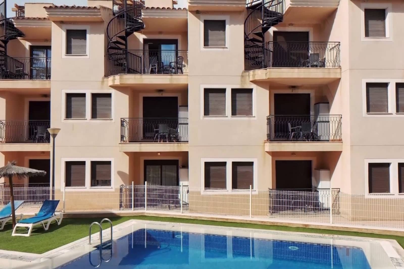Ático de 2 habitaciones en Aguilas en venta con piscina garaje - 132.000 € (Ref: 10186093)