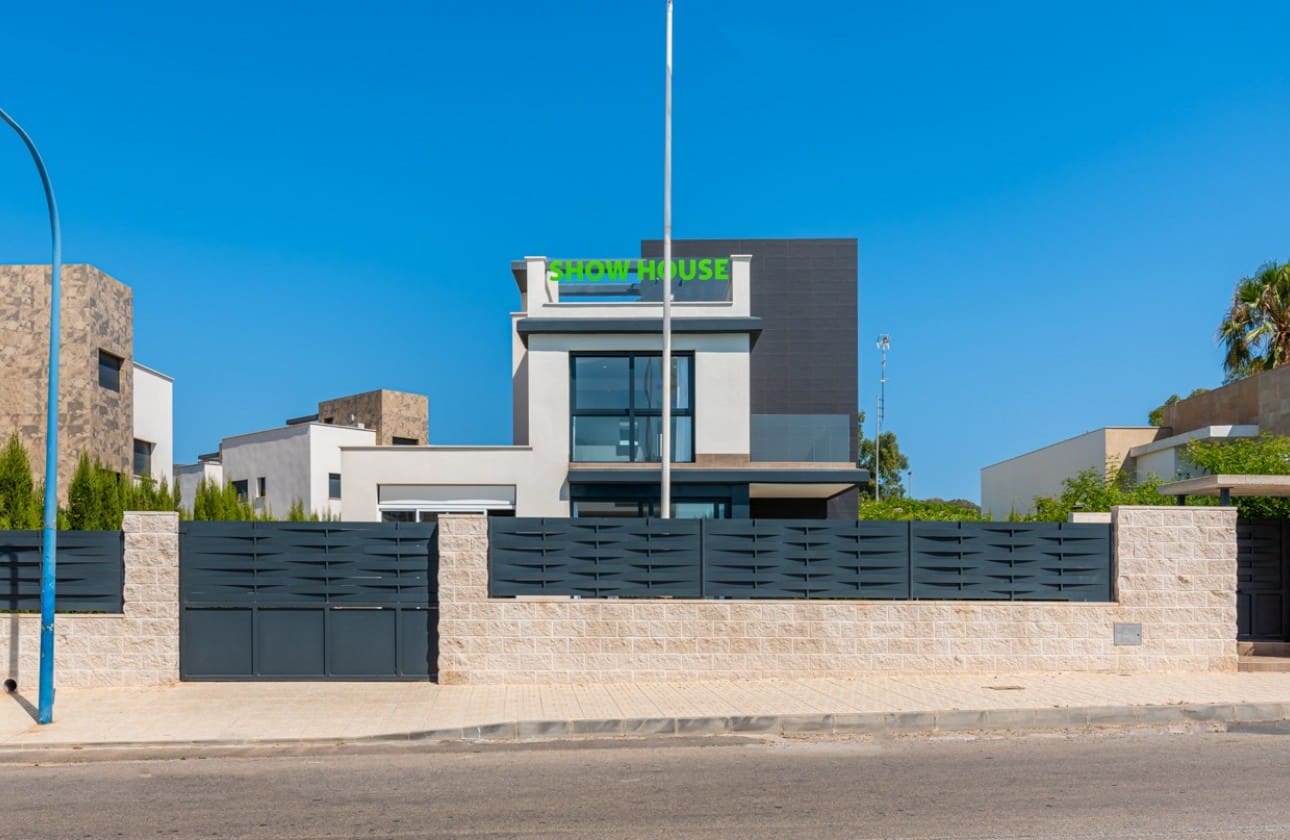 4 sovrum Villa till salu i Playa Honda med pool - 675 000 € (Ref: 7089609)