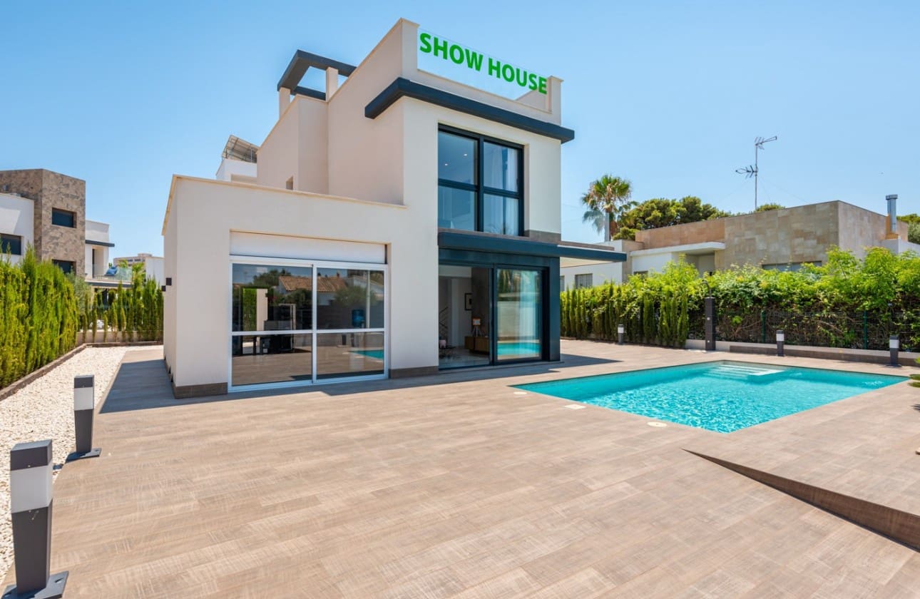 4 sovrum Villa till salu i Playa Honda med pool - 675 000 € (Ref: 7089609)