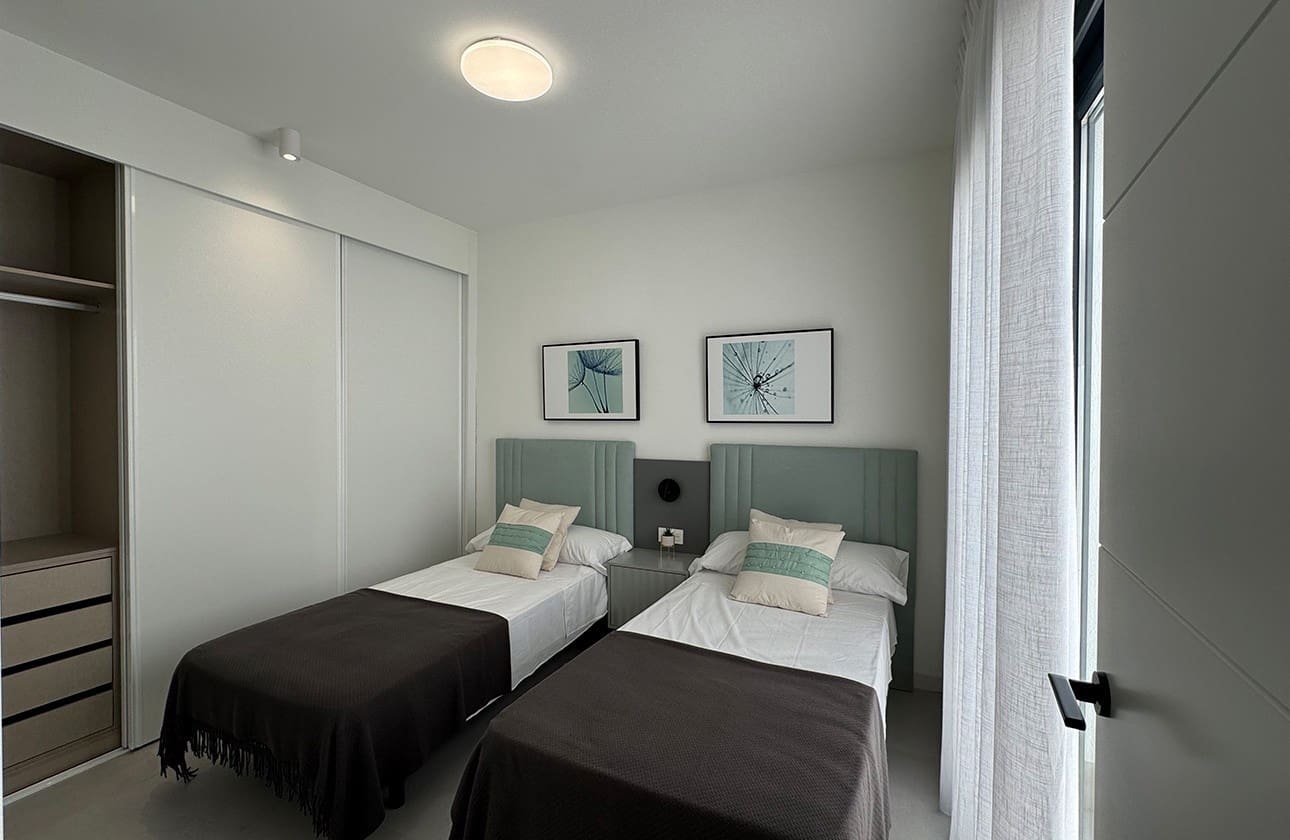 2 soveværelse Villa til salg i Roldan med swimmingpool garage - € 324.900 (Ref: 7089872)