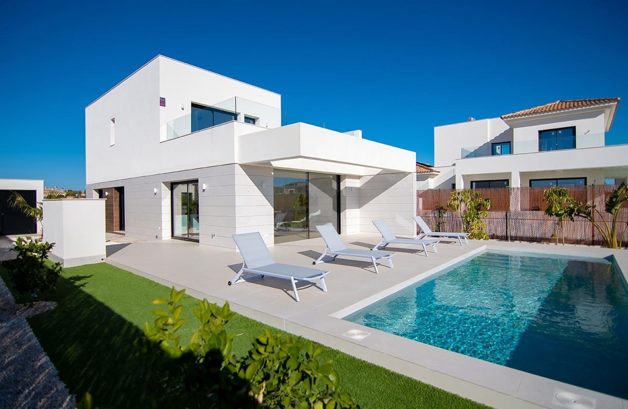 3 soverom Villa til salgs i Los Montesinos med svømmebasseng garasje - € 439 000 (Ref: 7089886)