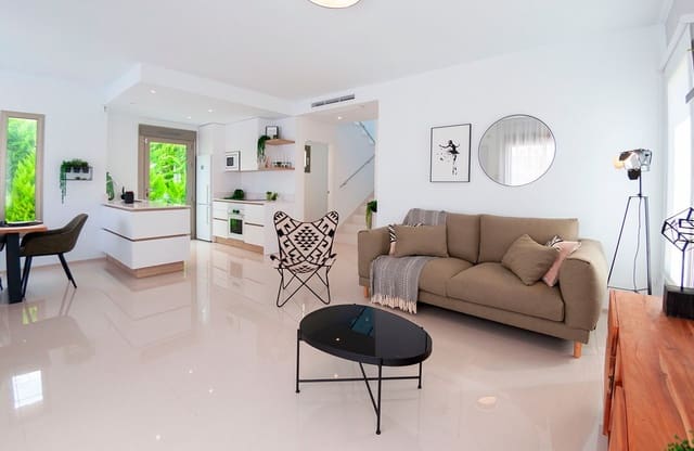 3 soverom Villa til salgs i Centro, Los Alcázares med svømmebasseng garasje - € 479 950 (Ref: 7090041)