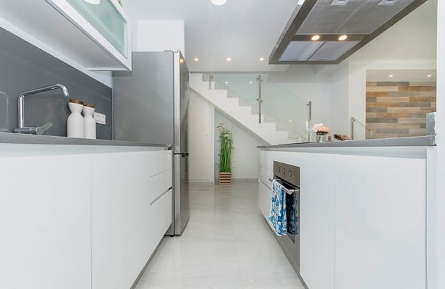 3 soverom Villa til salgs i Vistabella, Orihuela med svømmebasseng garasje - € 389 000 (Ref: 7090166)