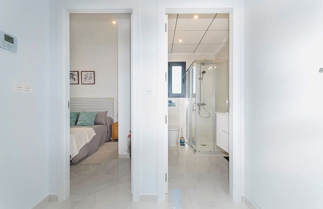 3 soverom Villa til salgs i Vistabella, Orihuela med svømmebasseng garasje - € 389 000 (Ref: 7090166)